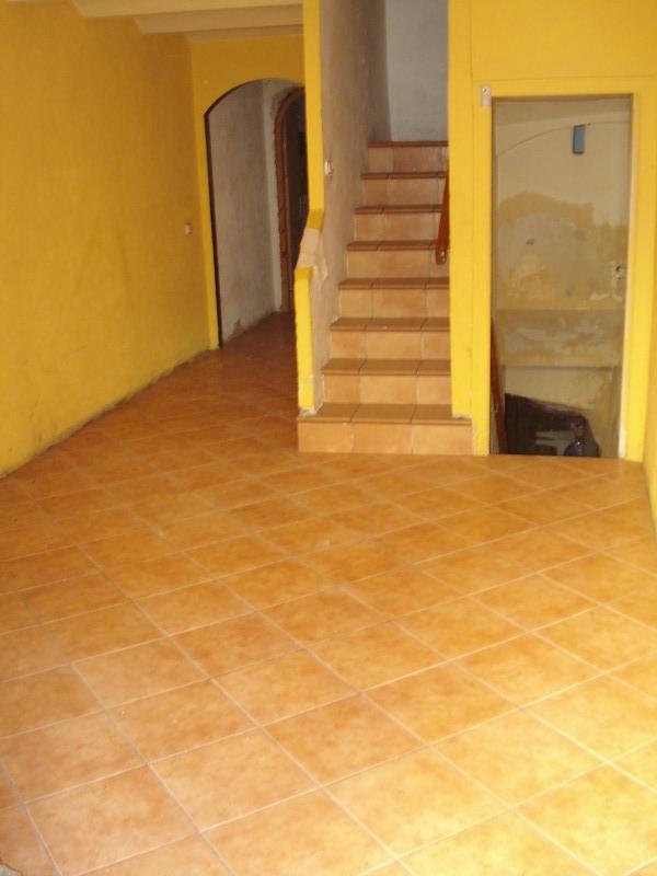COMEDOR Y ESCALERA ACCESO A SÓTANO Y PRIMERA